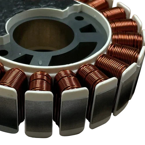 Bezszczotkowy alternator z uzwojeniem w 100% z miedzi